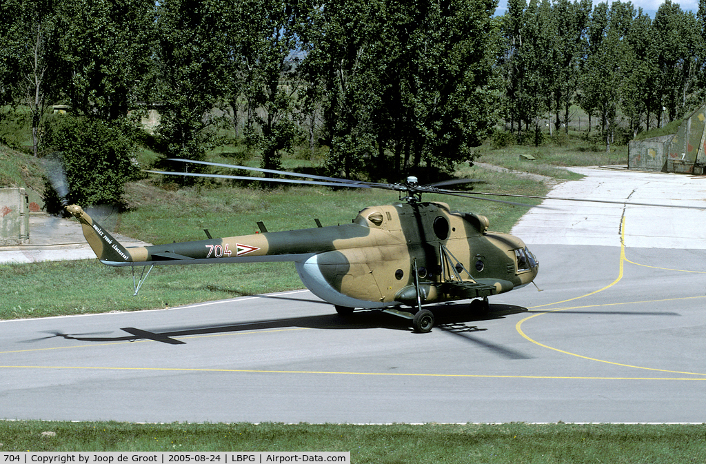 704, 1987 Mil Mi-17 Hip C/N 104M04, The Hungarians participated in Cooperative Key 2005 with a couple of Mi-17. They acted in the medevac role.