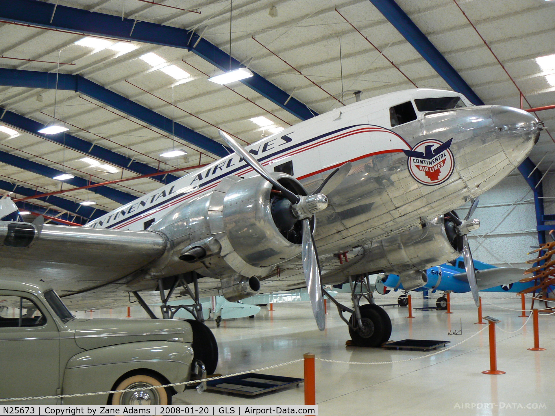 N25673, 1940 Douglas DC-3A C/N 2213, Lone Star Flight Museum