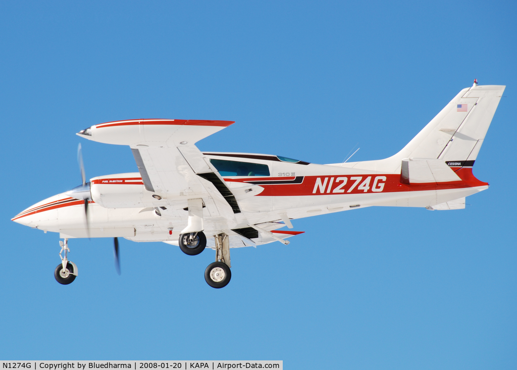 N1274G, 1974 Cessna 310R C/N 310R0001, Approach to 17L