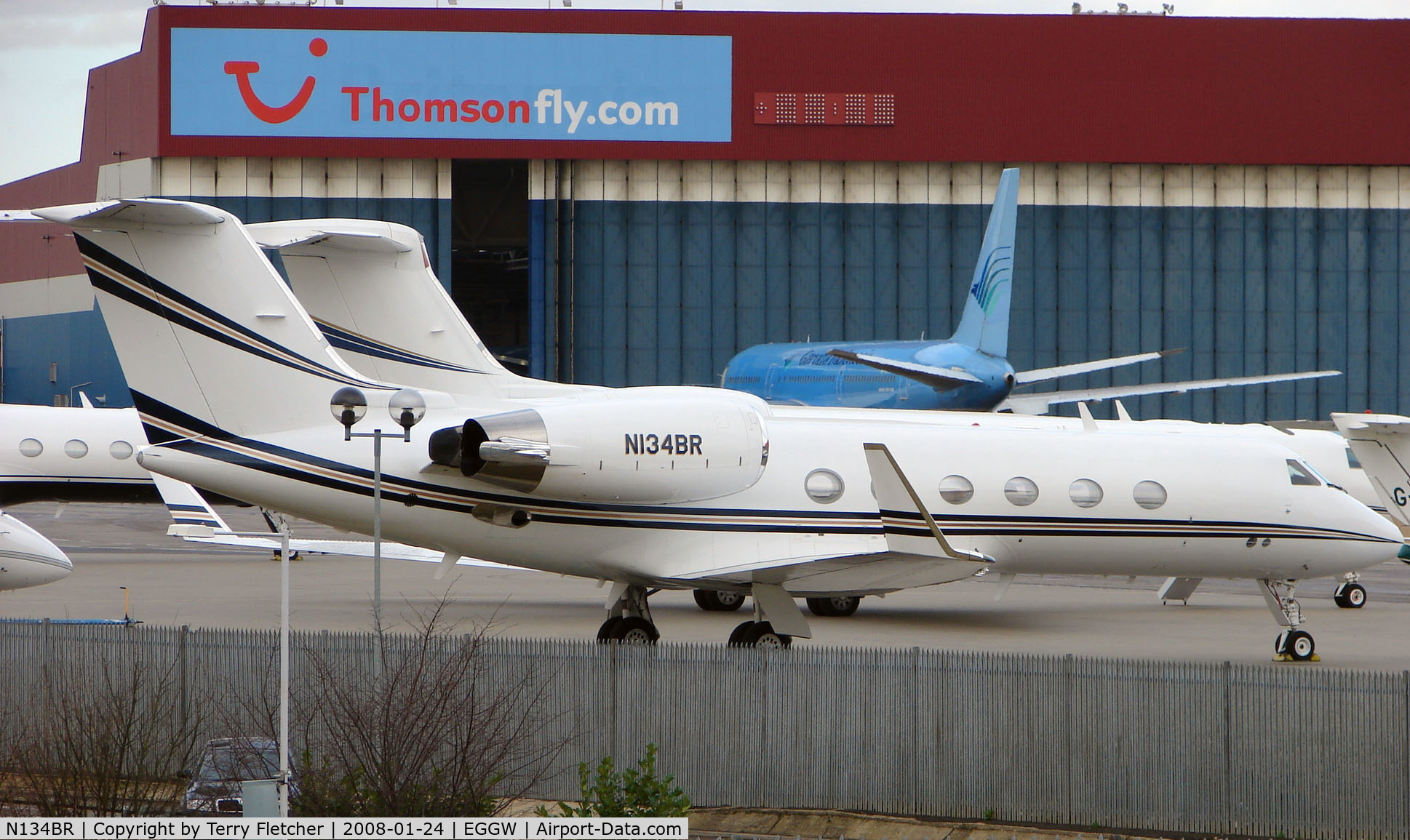 N134BR, 2005 Gulfstream Aerospace GV-SP (G550) C/N 5072, G1159C at Luton in January 2008