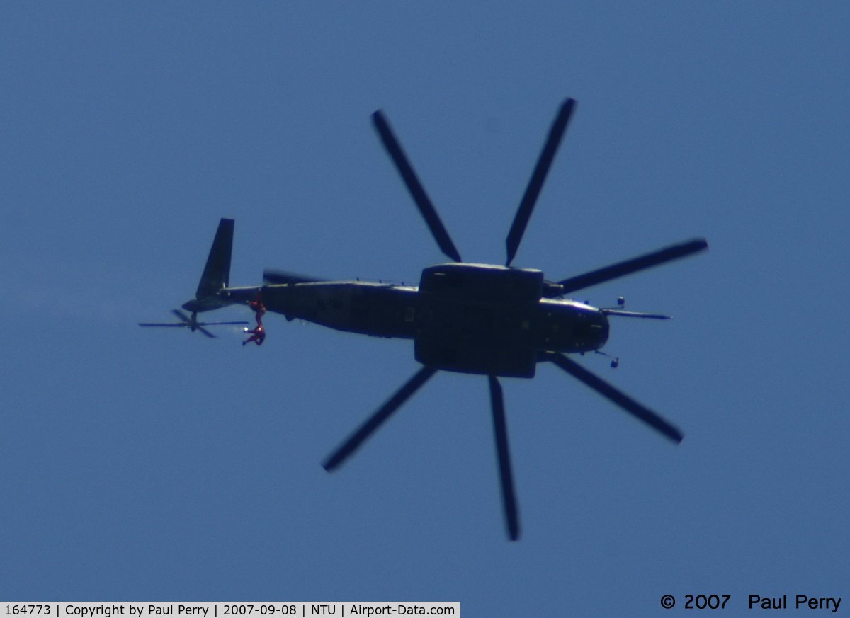 164773, Sikorsky MH-53E Sea Dragon C/N 65-616, Jumpers Away!  The British Red Devils haul out of her ramp