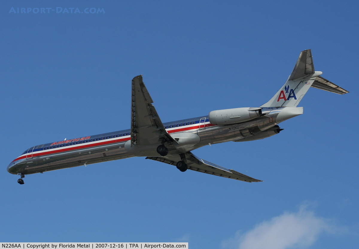 N226AA, 1983 McDonnell Douglas MD-82 (DC-9-82) C/N 49176, American
