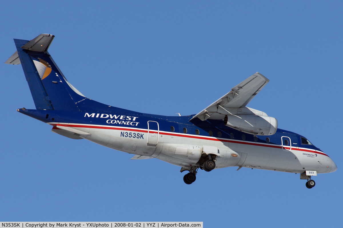 N353SK, 1999 Fairchild Dornier 328-300 328JET C/N 3122, Final for RWY05.