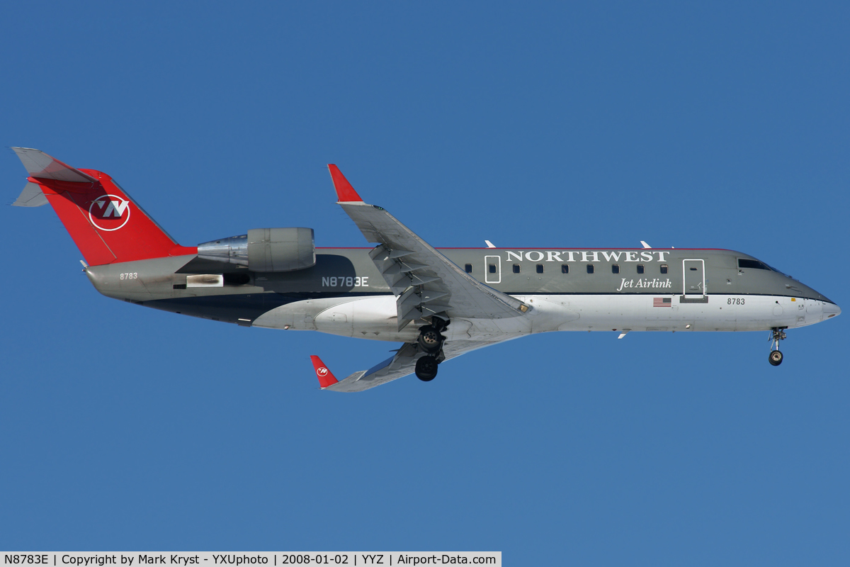 N8783E, 2003 Bombardier CRJ-200 (CL-600-2B19) C/N 7783, Final for RWY05.