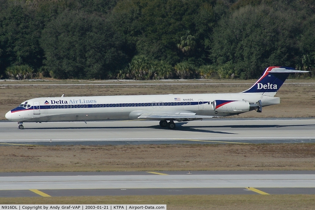 N916DL, 1988 McDonnell Douglas MD-88 C/N 49591, Delta Airlines MD88