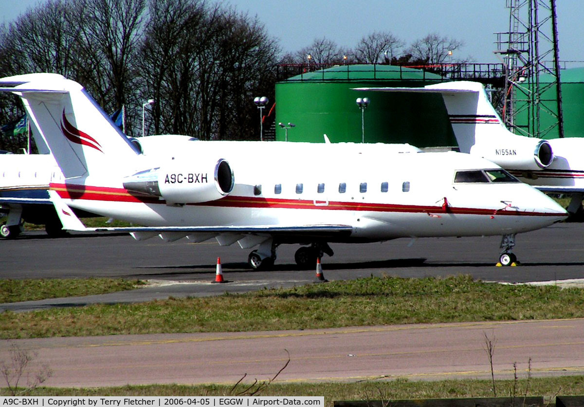 A9C-BXH, 2000 Bombardier Challenger 604 (CL-600-2B16) C/N 5476, Bahrainian Challenger at Luton in 2006