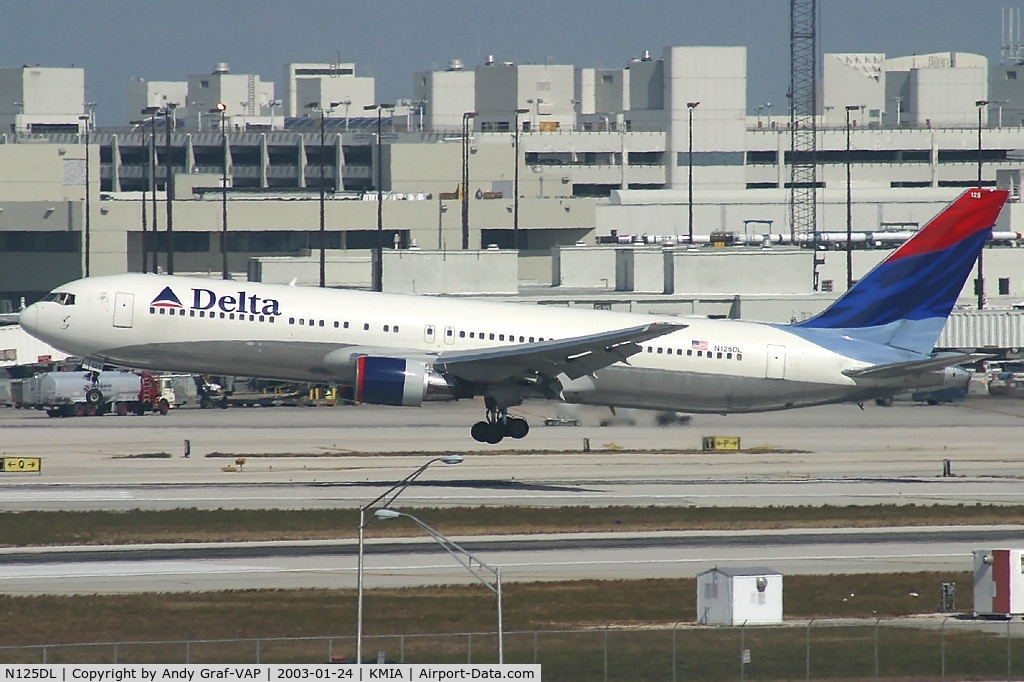 N125DL, 1988 Boeing 767-332 C/N 24075, Delta Airlines 767-200