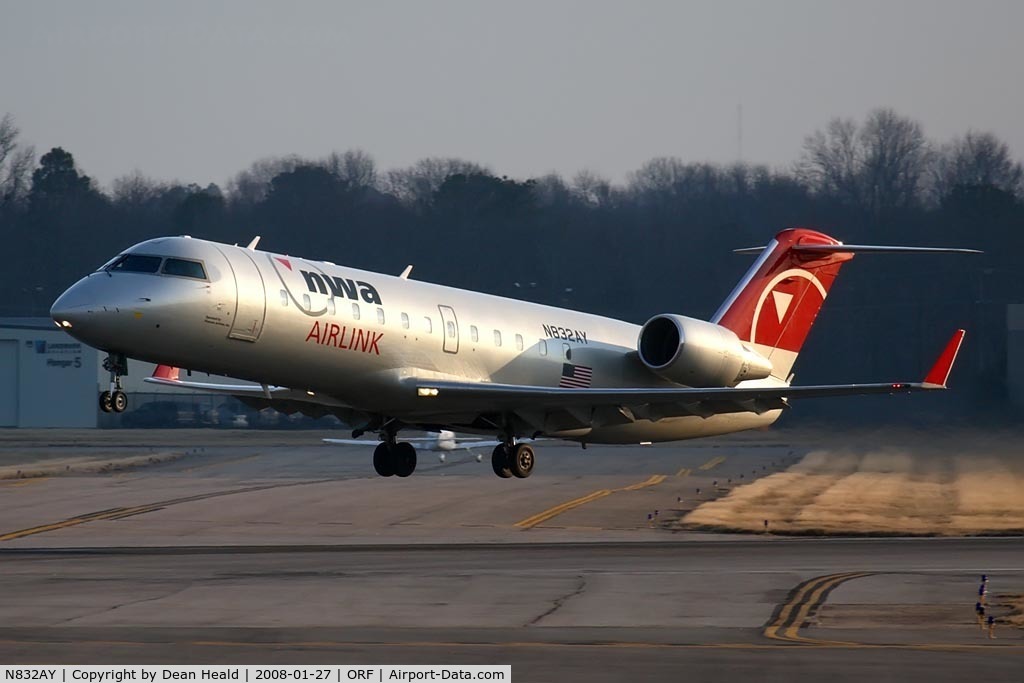 N832AY, 2005 Bombardier CRJ-200ER (CL-600-2B19) C/N 8032, NWA Airlink (by Pinnacle Airlines) N832AY (FLT FLG5826) departing RWY 5 enroute to Detroit Metro Wayne County (KDTW).