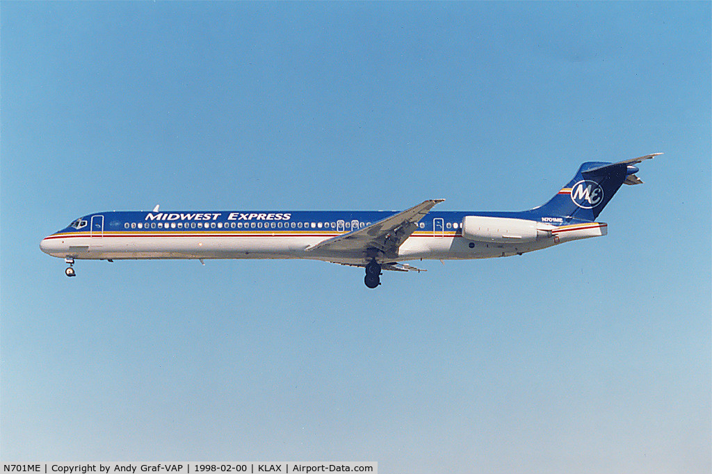 N701ME, 1989 McDonnell Douglas MD-88 C/N 49760, Midwest Express MD88