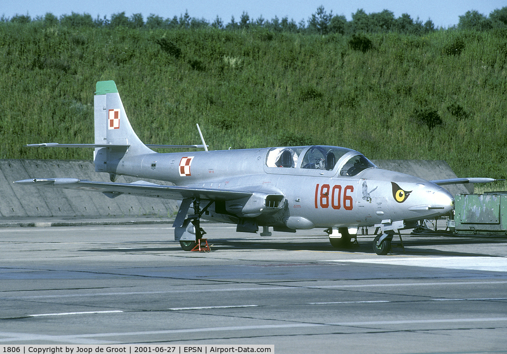 1806, PZL-Mielec TS-11 Iskra C/N 3H-1806, The eye mark on the nose denotes this is a former Navy TS-11. After reforms of the armed forces the Naval TS-11s were transferred to the Air Force
