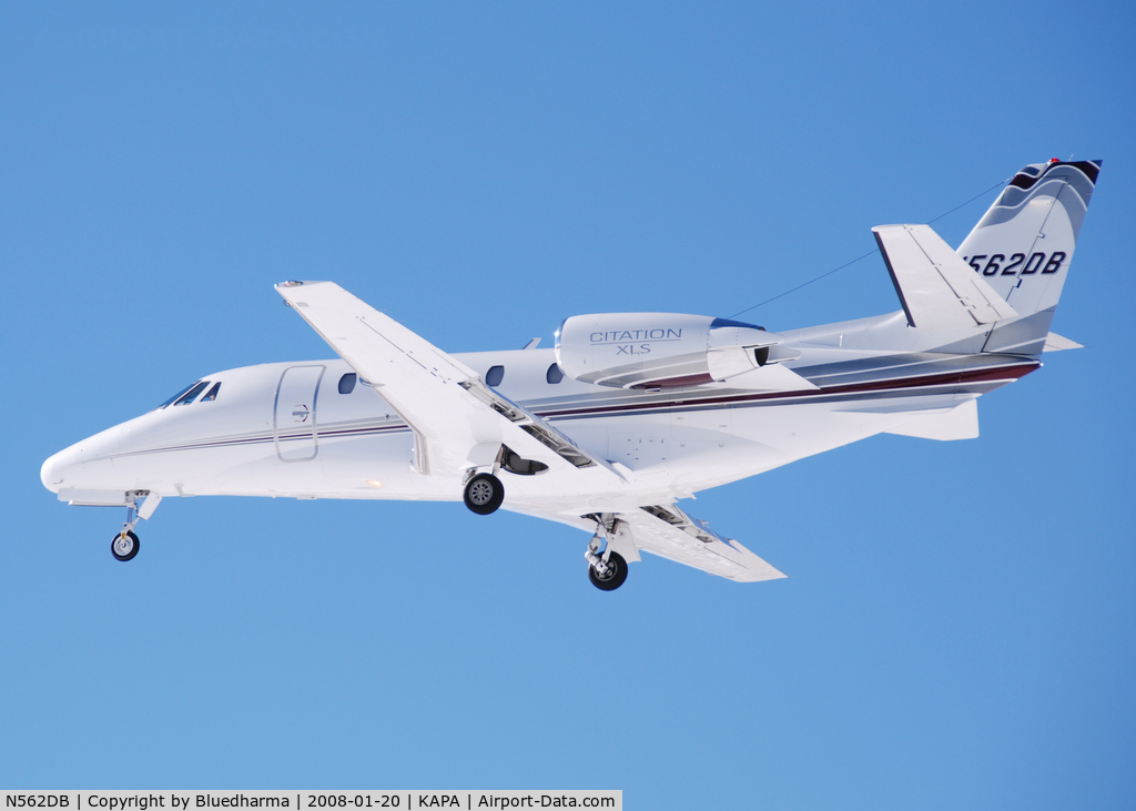 N562DB, 1999 Cessna 560 Citation Excel C/N 560-5108, Approach to 17L.