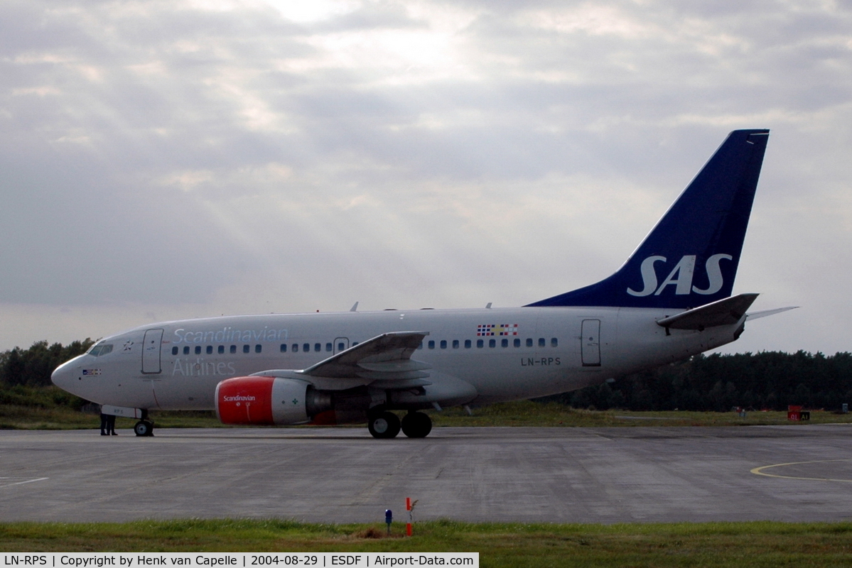 LN-RPS, 1998 Boeing 737-683 C/N 28298, SAS 737 at Kallinge airfield, Sweden