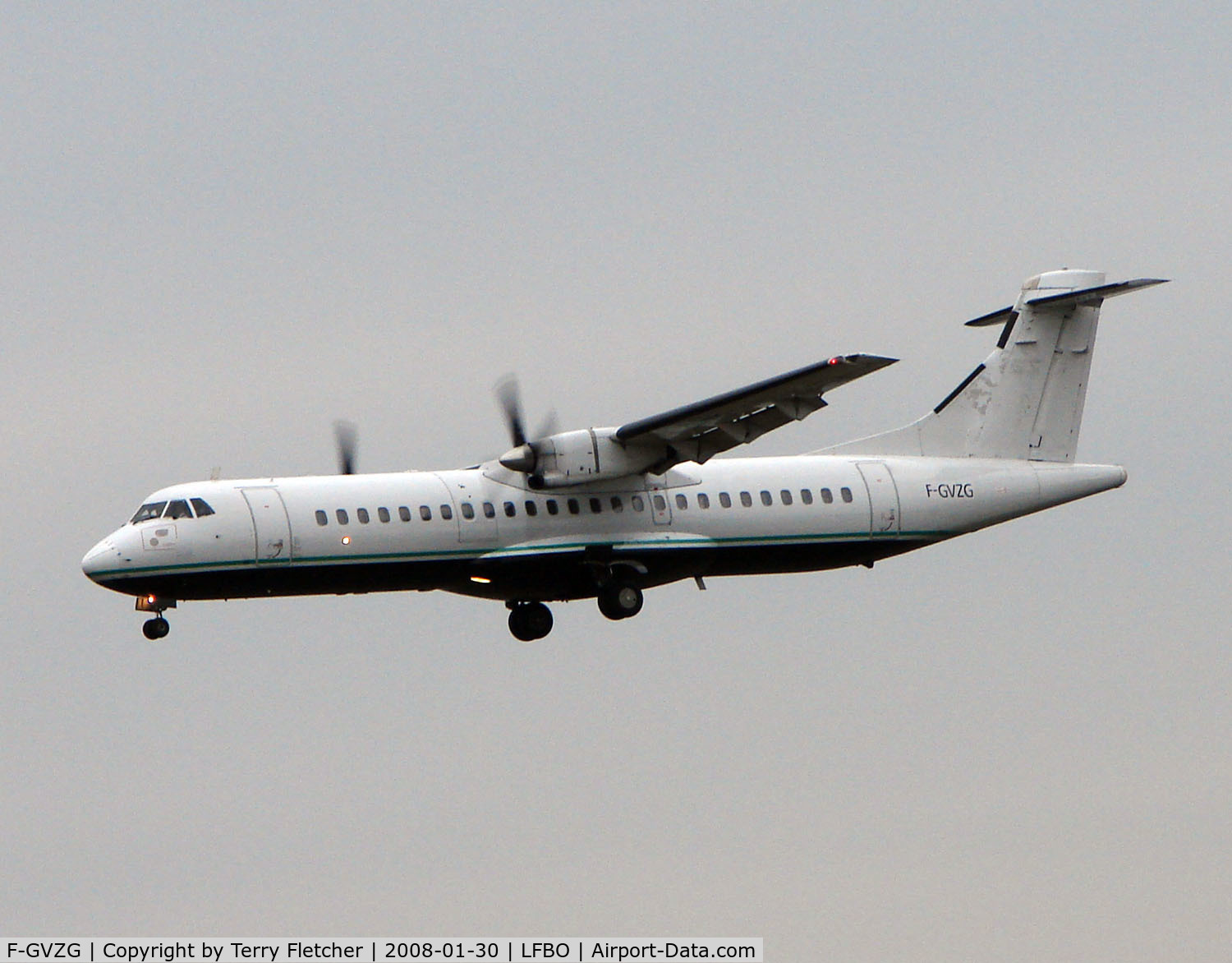 F-GVZG, 1989 ATR 72-201 C/N 145, Untitled ATR72 making approach to Toulouse in January 2008
