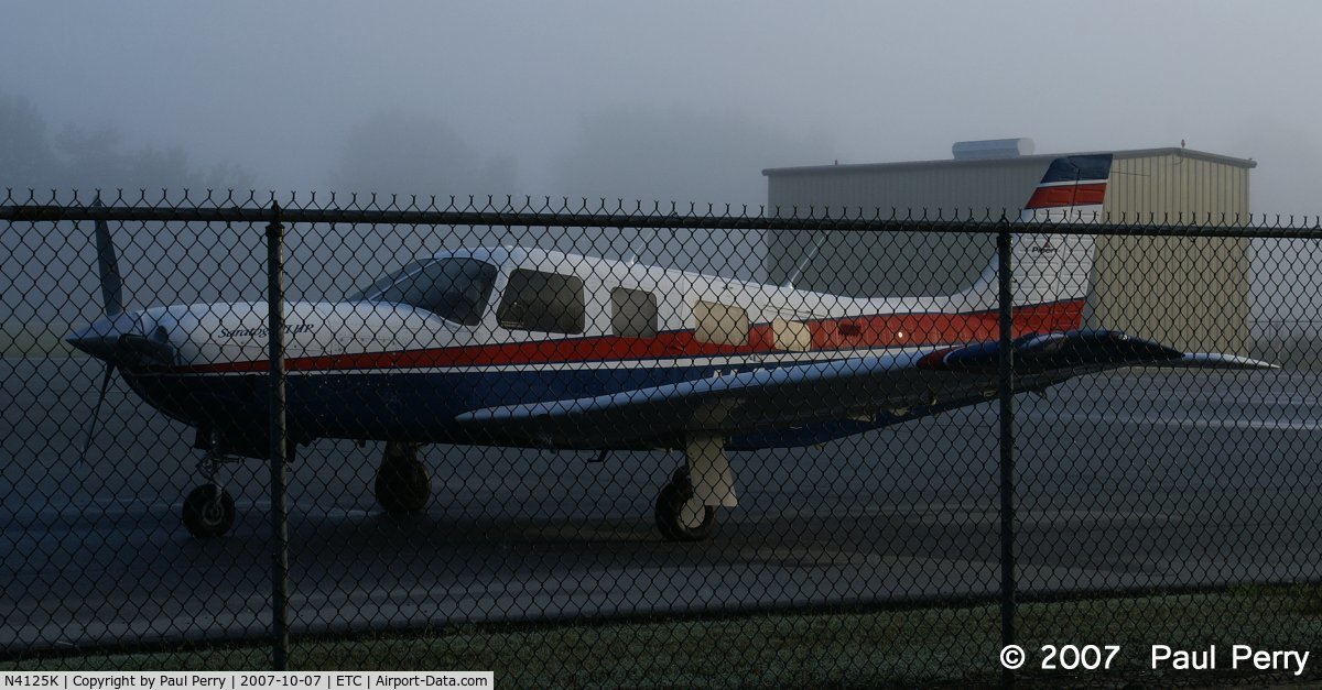 N4125K, 1998 Piper PA-32R-301 C/N 3246114, Parked entirely to close to the fence for my own good
