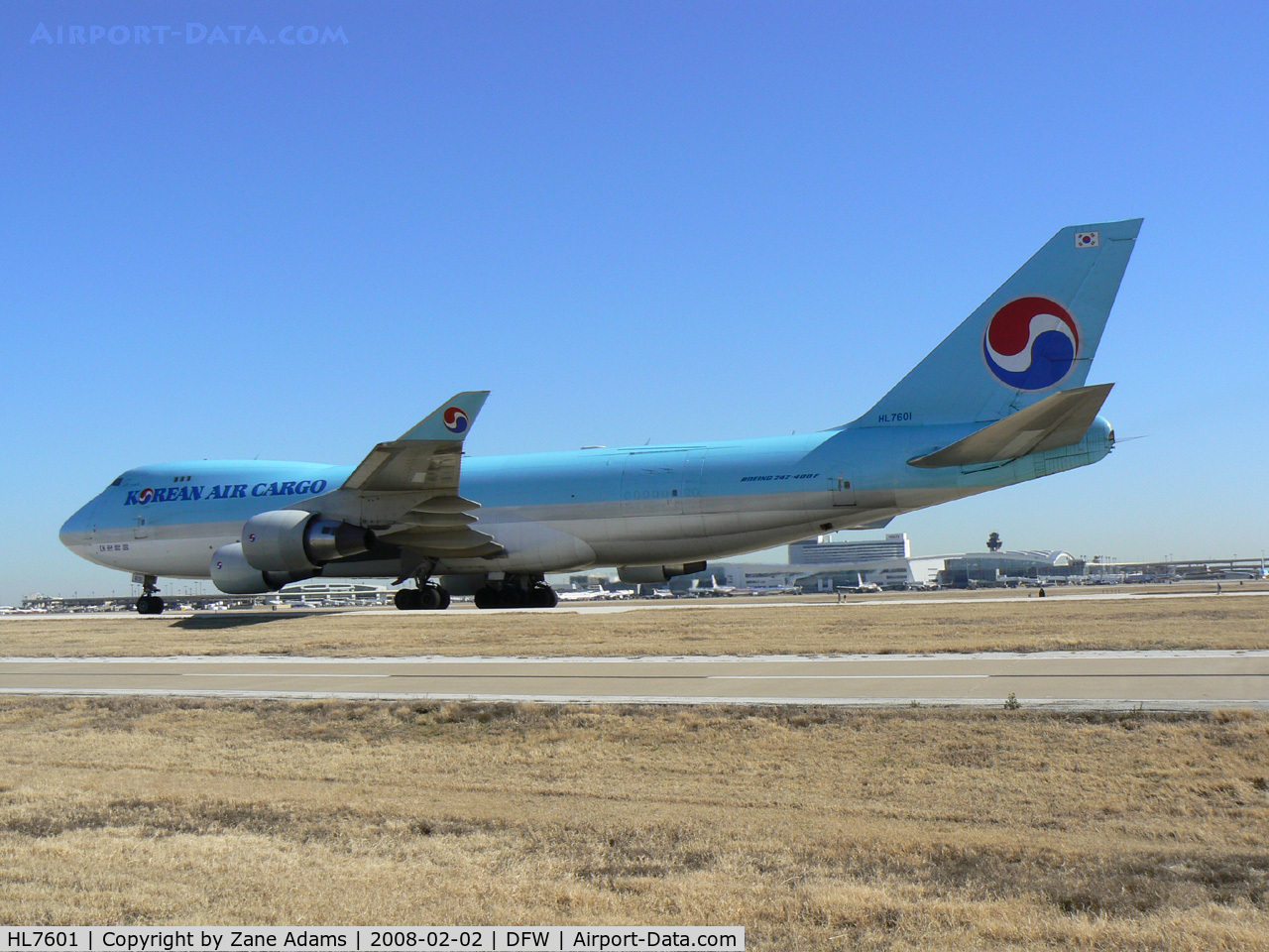 HL7601, 2004 Boeing 747-4B5F/SCD C/N 33949, Korean Air Cargo on the Taxiway