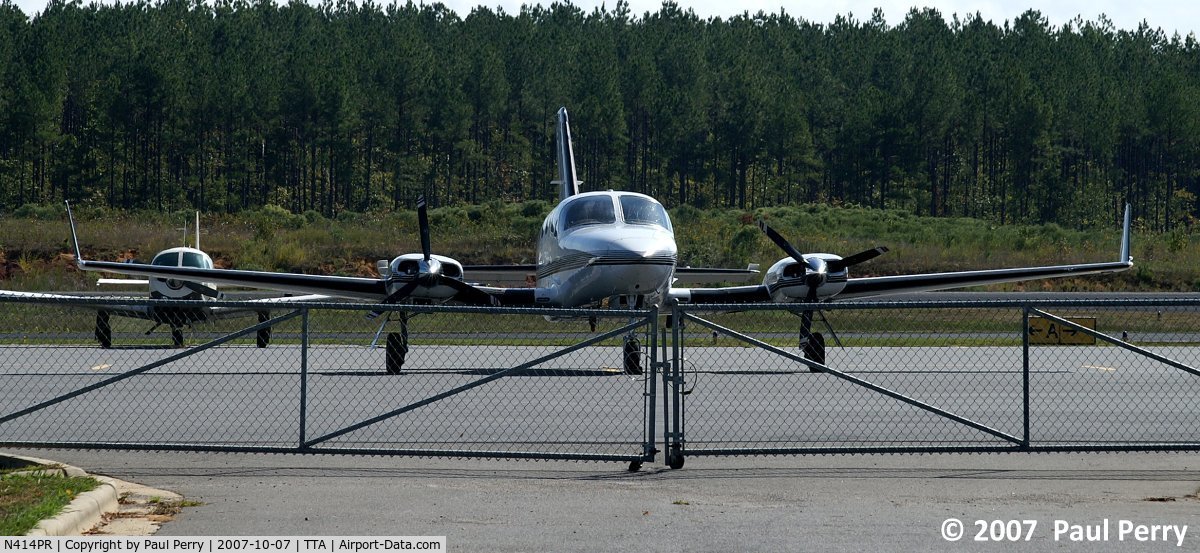 N414PR, 1980 Cessna 414A Chancellor C/N 414A0440, At least Sanford has low fences