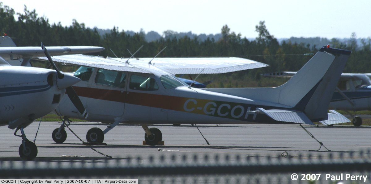 C-GCOH, 1974 Cessna 172M C/N 17263577, Looks like she needs some paint on her rudder