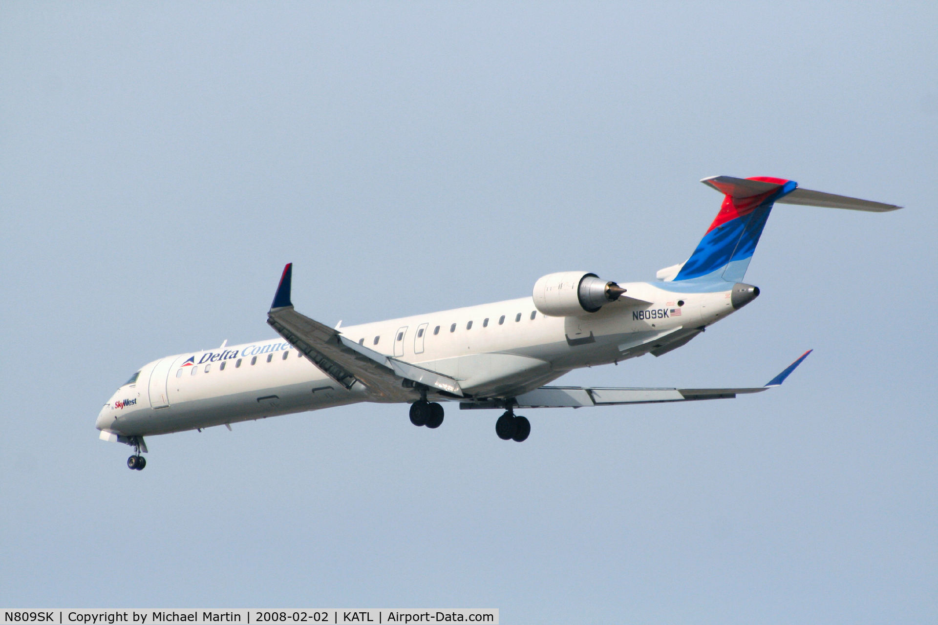 N809SK, 2006 Bombardier CRJ-900ER (CL-600-2D24) C/N 15086, Over the numbers of 26R