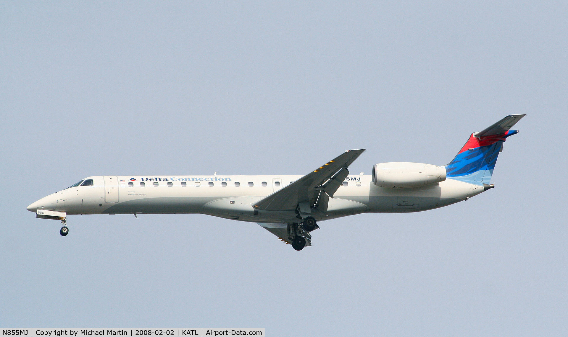 N855MJ, 2002 Embraer ERJ-145LR (EMB-145LR) C/N 145614, On final for Runway 26R