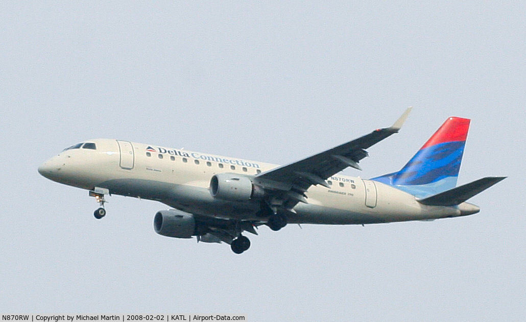 N870RW, 2006 Embraer 170SU (ERJ-170-100SU) C/N 17000138, On final for Runway 26R