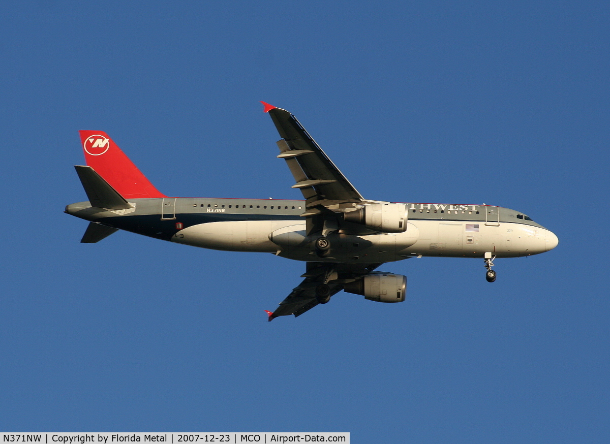 N371NW, 2001 Airbus A320-212 C/N 1535, Northwest