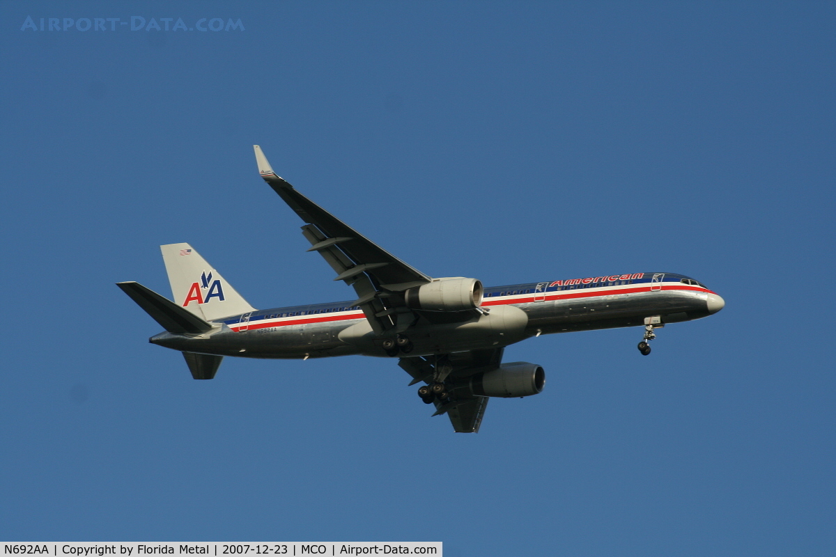 N692AA, 1993 Boeing 757-223 C/N 26972, American