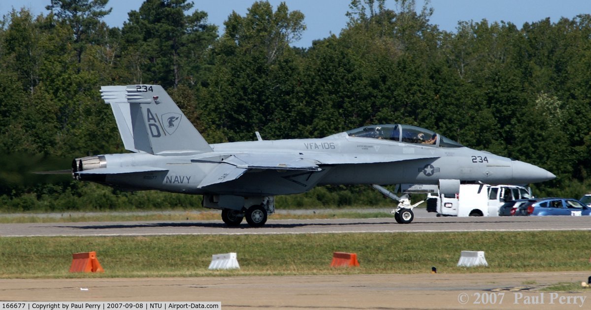 166677, Boeing F/A-18F Super Hornet C/N F155, Landing after the fleet flyby, but not yet done