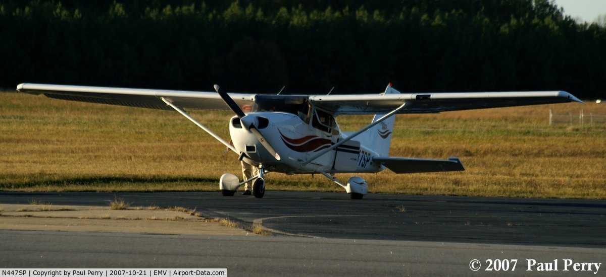 N447SP, 1999 Cessna 172S C/N 172S8311, Getting ready for a hop