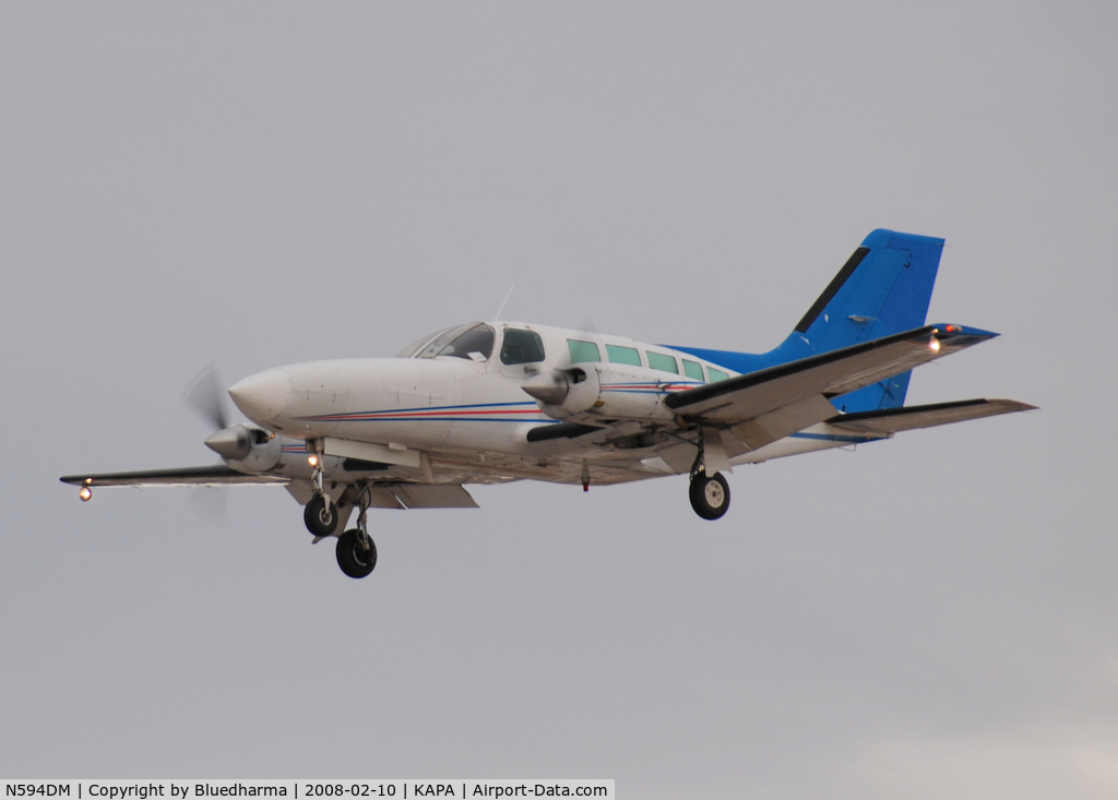 N594DM, 1979 Cessna 402C C/N 402C0068, Approach to 17L.