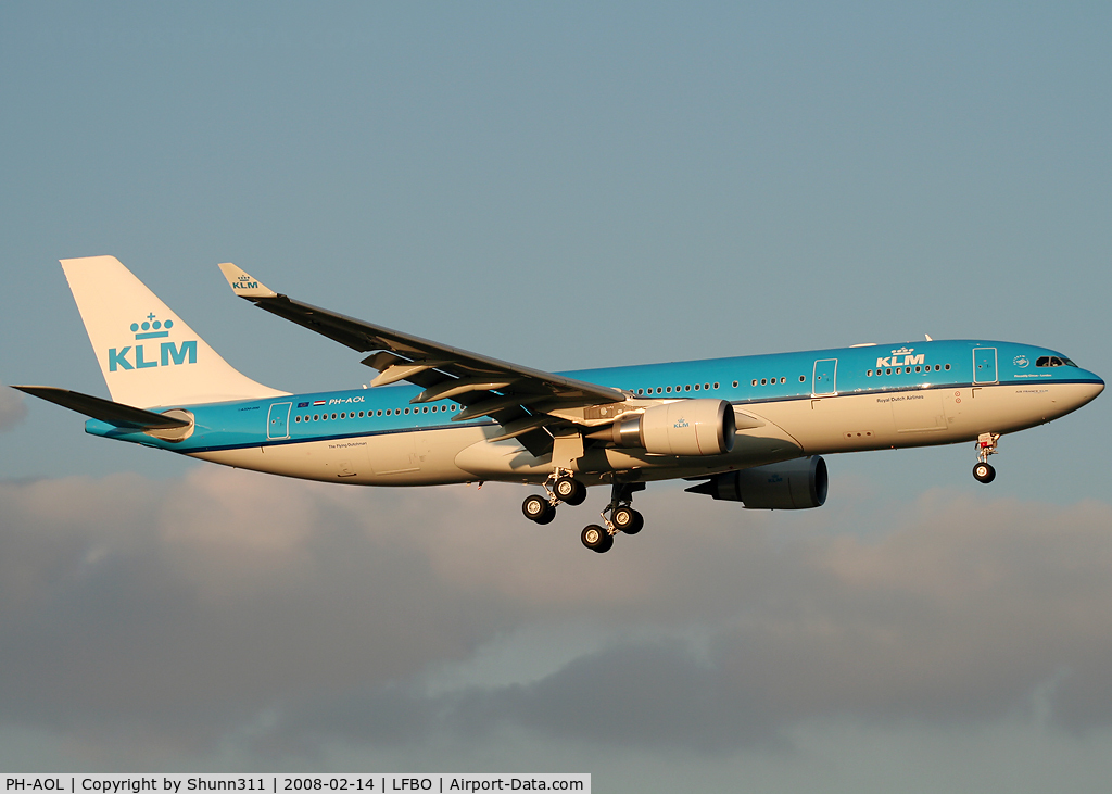 PH-AOL, 2008 Airbus A330-203 C/N 900, Go around over rwy 14R for delivery flight...