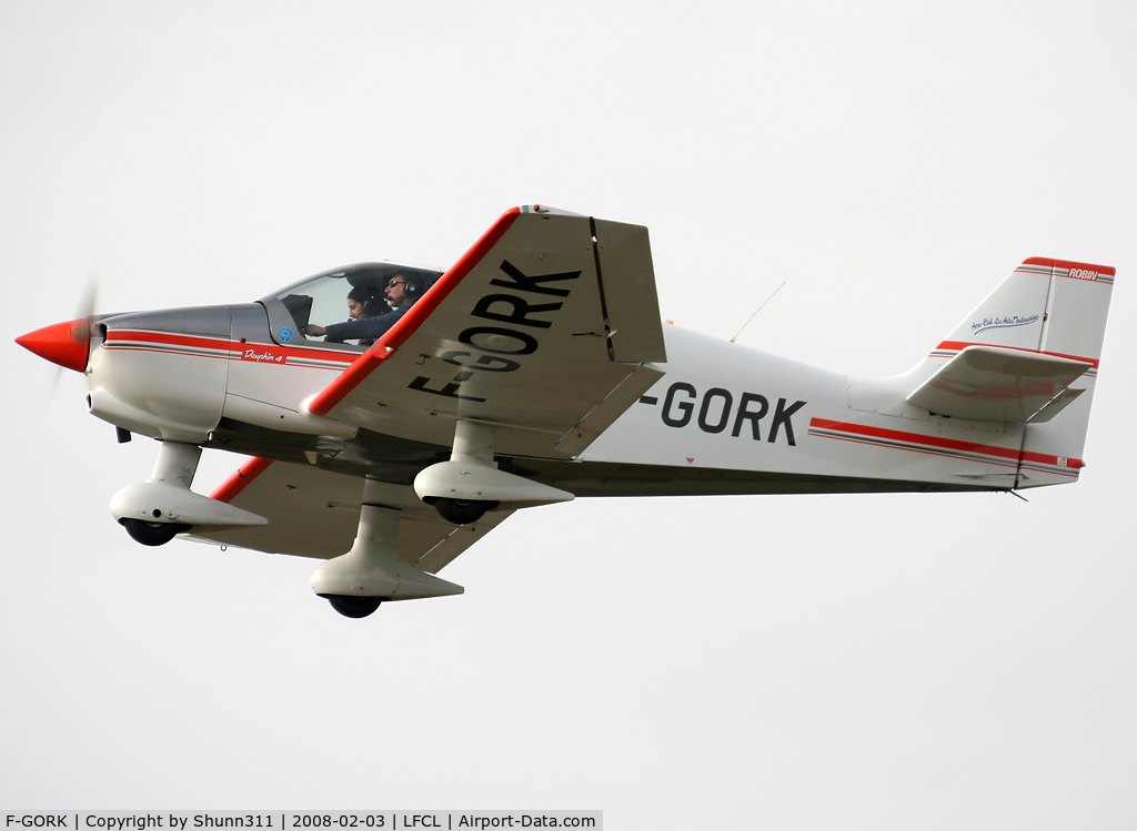 F-GORK, Robin DR-400-140B Major C/N 2286, Take off for a new light flight