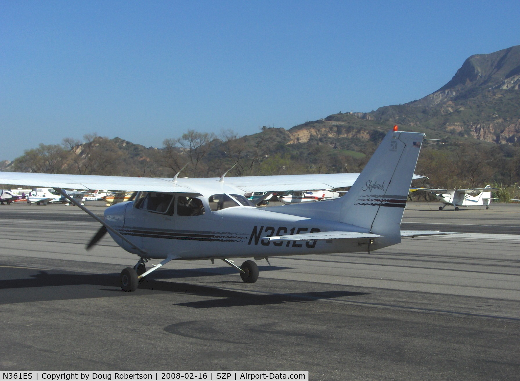 N361ES, 1997 Cessna 172R C/N 17280011, 1997 Cessna 172R SKYHAWK, Lycoming IO-360-L2A 160 Hp, taxi to Rwy 22