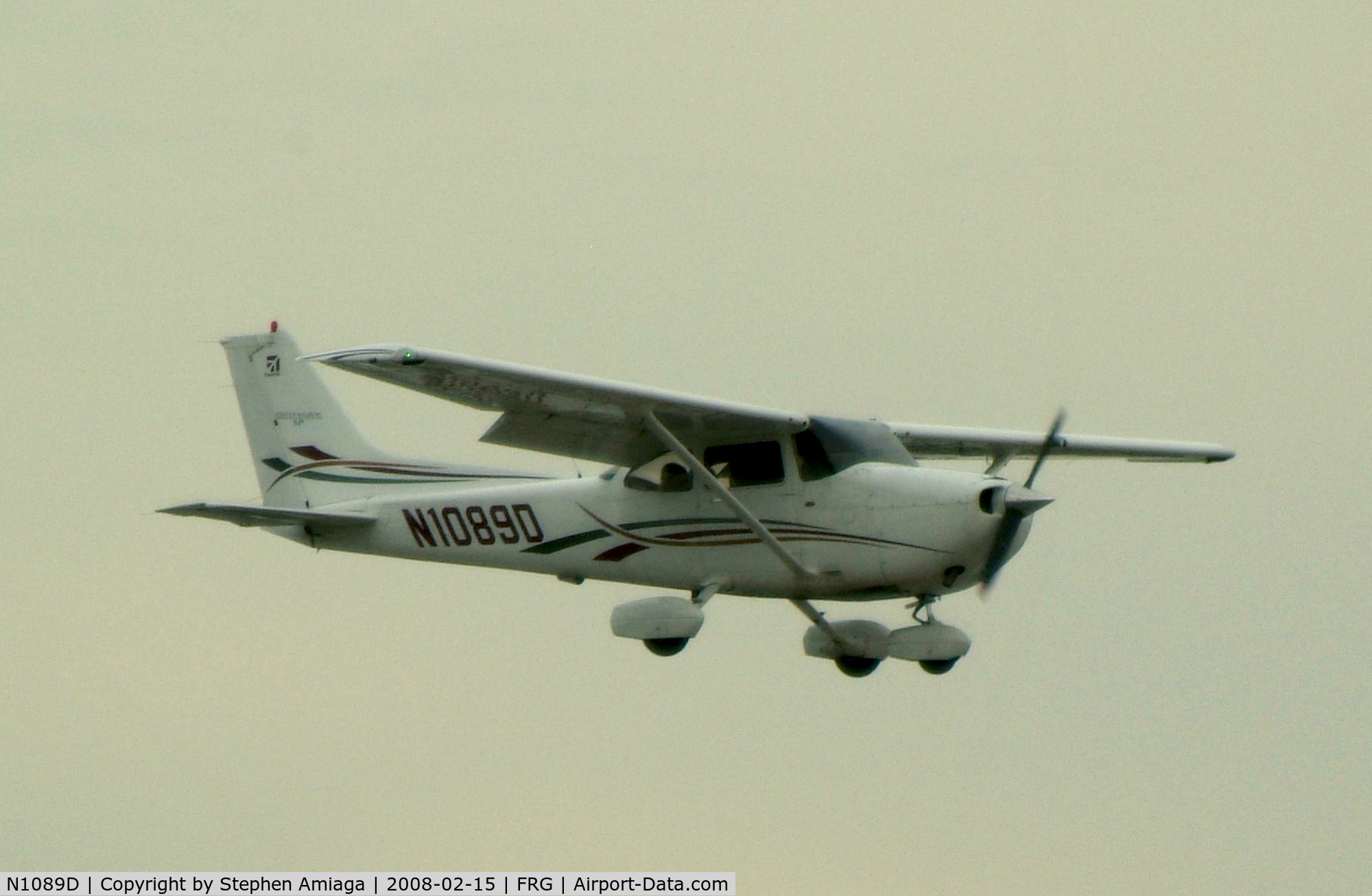 N1089D, 2006 Cessna 172S C/N 172S10269, Short Final for 19