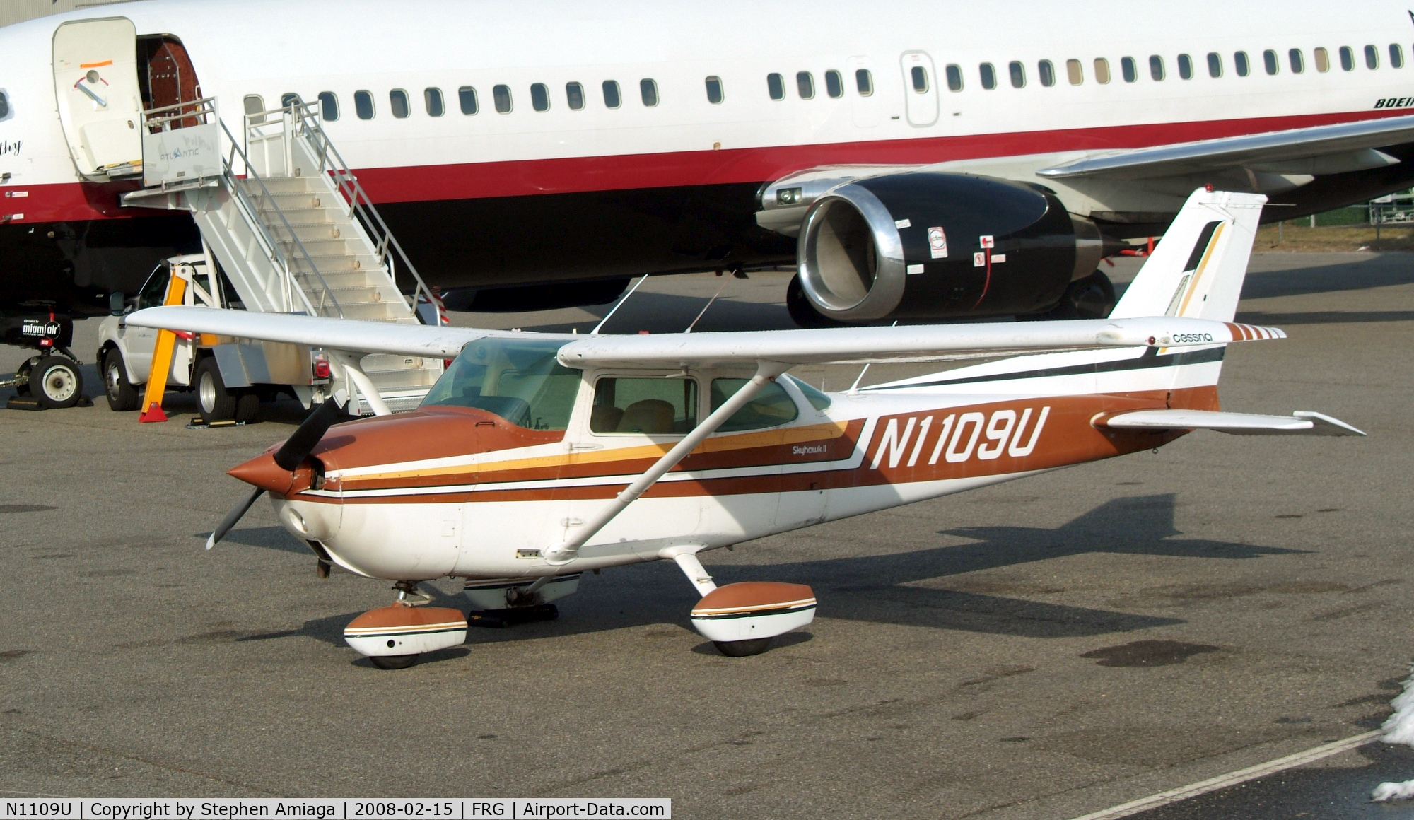 N1109U, 1976 Cessna 172M C/N 17266849, Parked at Atlantic