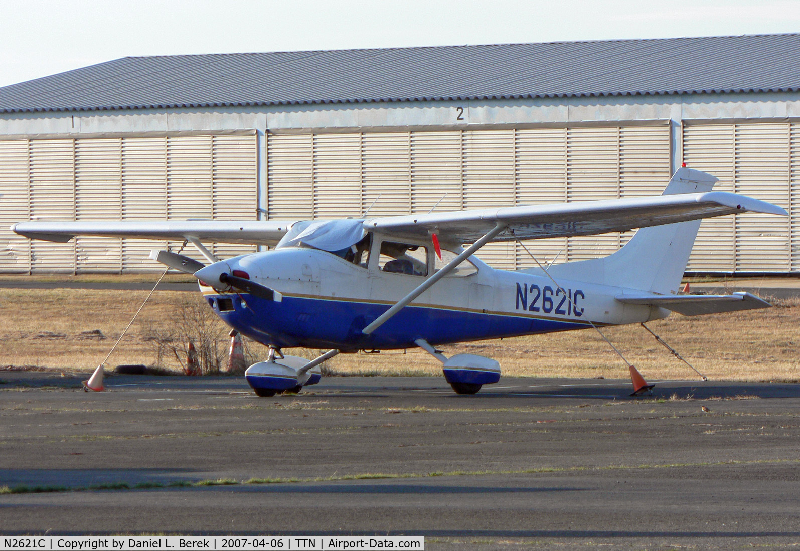 N2621C, 1976 Cessna 182 Skylane C/N 18265075, Older Skylane seen at Trenton - Mercer County.