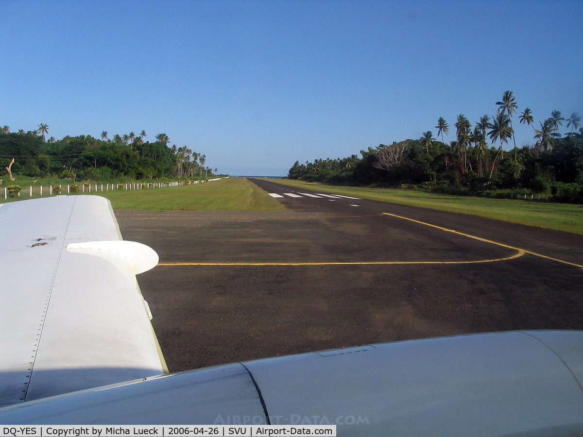 DQ-YES, 1980 Embraer EMB-110P2 Bandeirante C/N 110307, Turning onto the runway