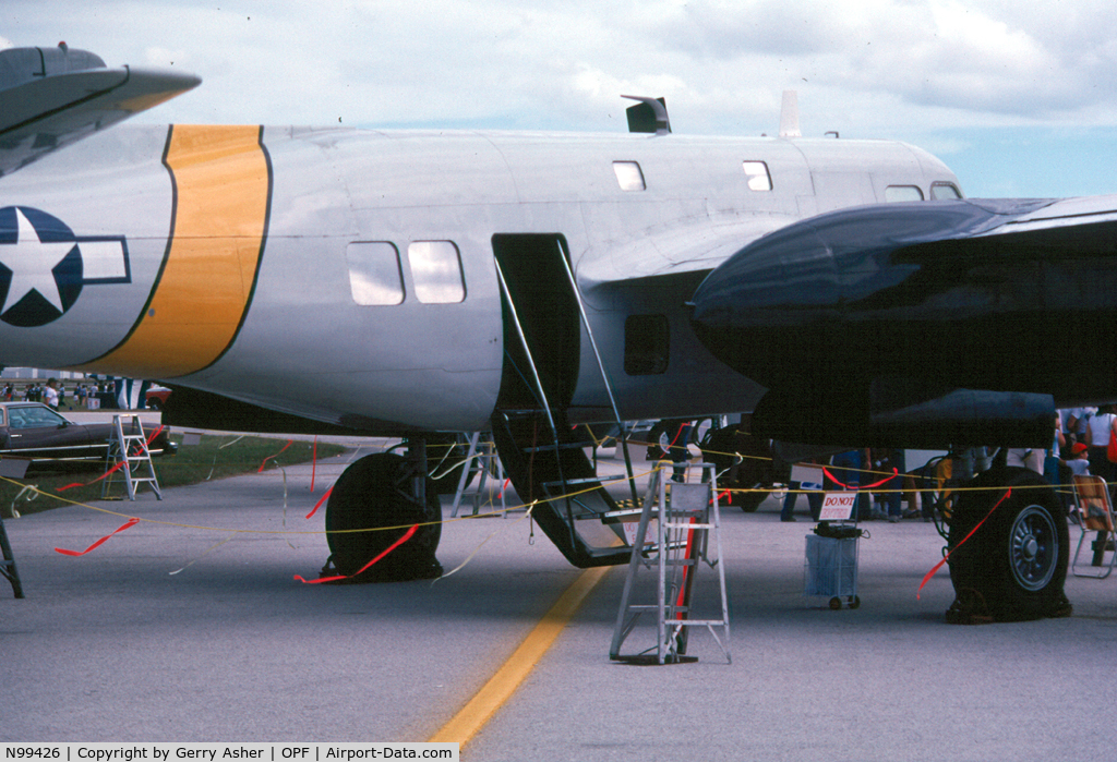 N99426, Douglas A-26B Invader C/N 29149, Boarding door, on display during Miami airshow