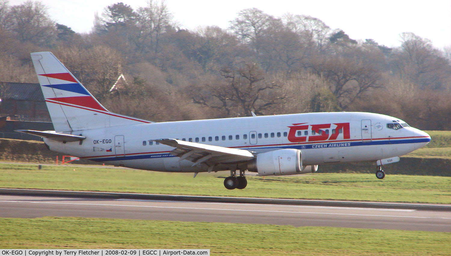 OK-EGO, 1999 Boeing 737-55S C/N 28475/3096, CSA B737 lands at Manchester in Feb 2008