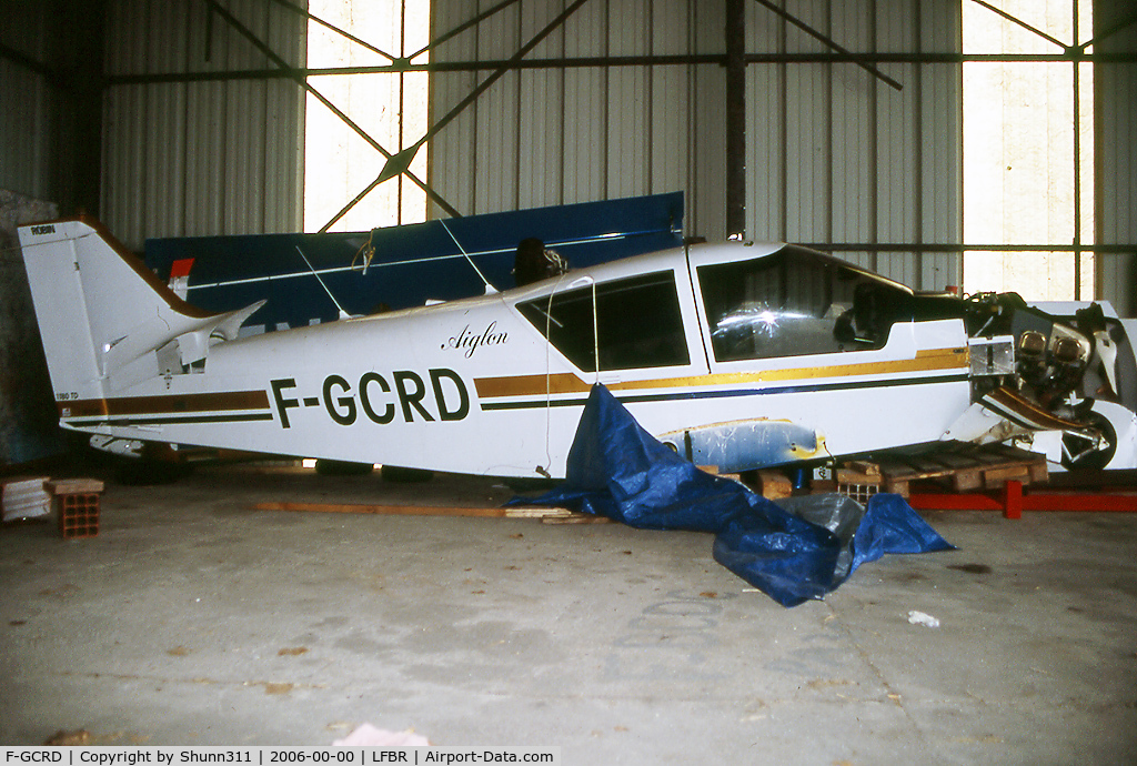 F-GCRD, Robin R-1180TD Aiglon C/N 248, Has probably suffered a hard landing !
