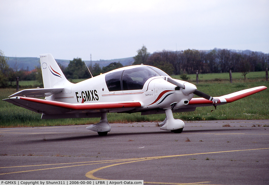 F-GMXS, 1994 Robin DR-400-140B Major C/N 2233, New c/s for this Regent and base here...
