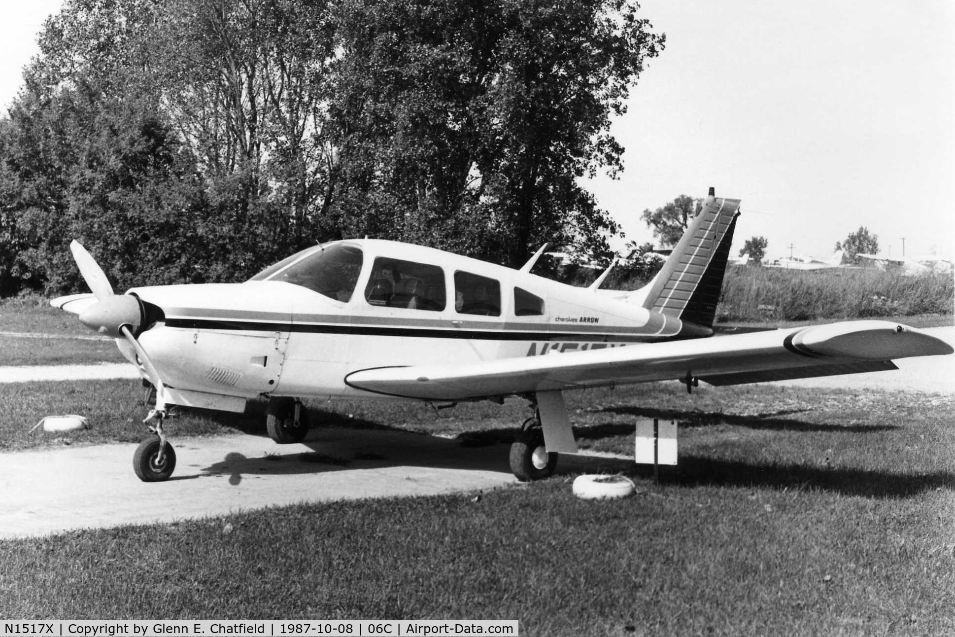 N1517X, 1975 Piper PA-28R-200 C/N 28R-7535306, Photo taken for aircraft recognition training.