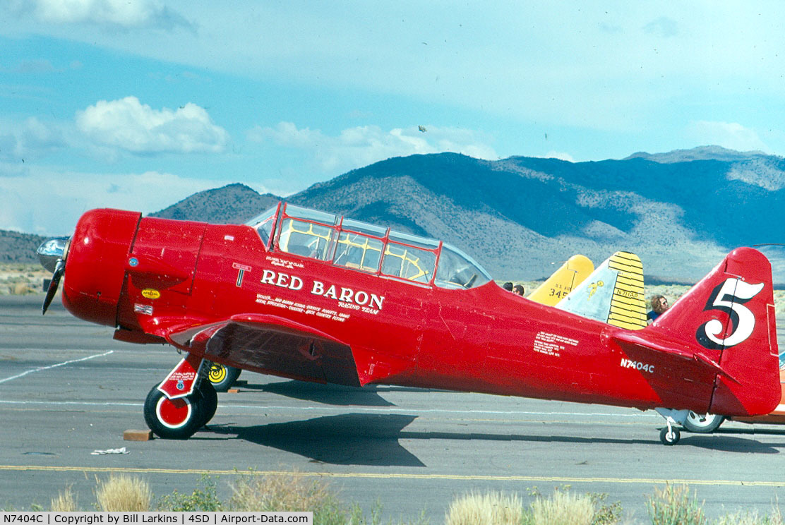 N7404C, 1943 North American SNJ-4 Texan C/N 88-14124, Reno Air Races