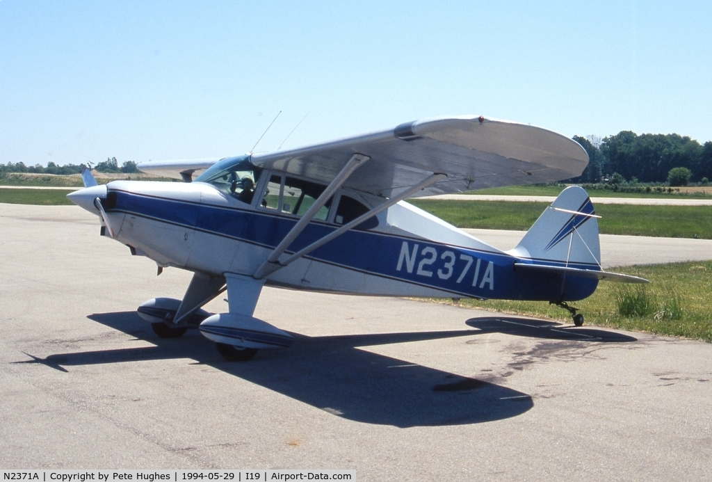N2371A, 1952 Piper PA-22-135 Tri-Pacer C/N 22-734, N2371A Pa22 tail-wheel conversion at Greene County OH