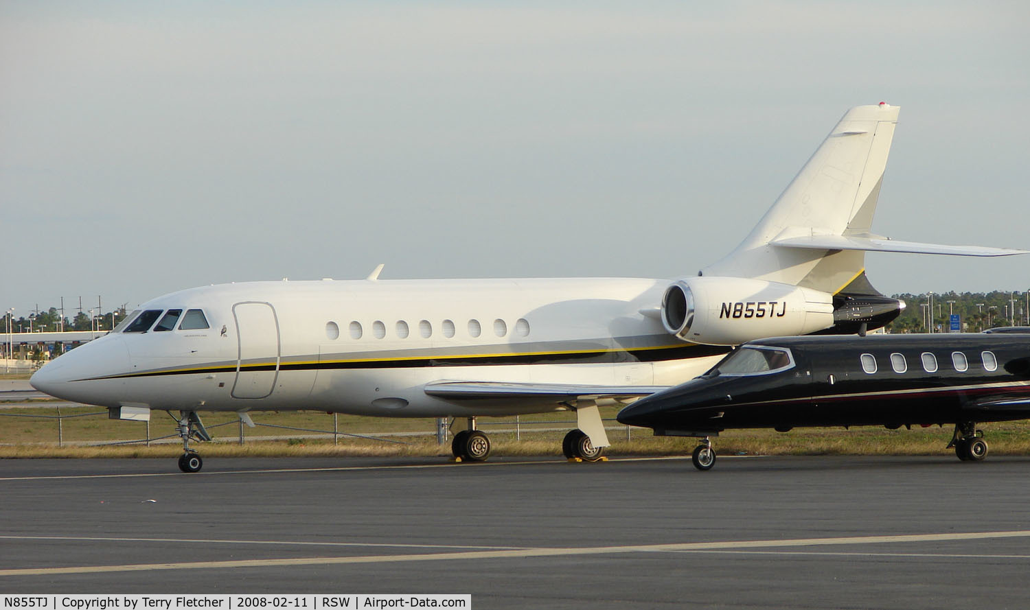 N855TJ, Dassault FALCON 2000EX C/N 19, Falcon 2000EX night stops at Southwest Florida Int