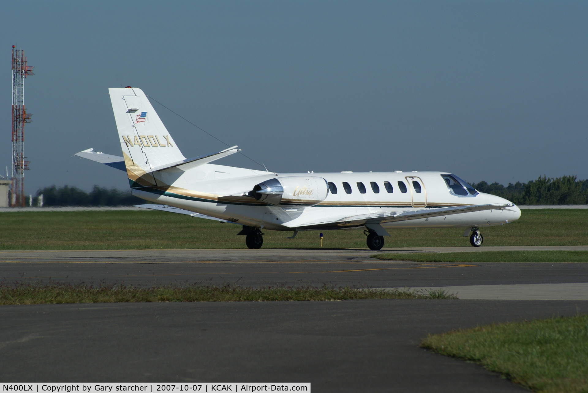 N400LX, 1998 Cessna 560 Citation Ultra C/N 560-0453, going to pick up someone