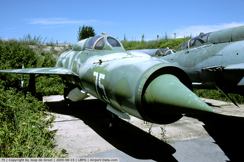 75, Mikoyan-Gurevich MiG-21PMF C/N 940ATch10, Many MiG-21's are stored at graf Ignatievo. This MiG-21 is among these and has been stripped of its rear fuselage.