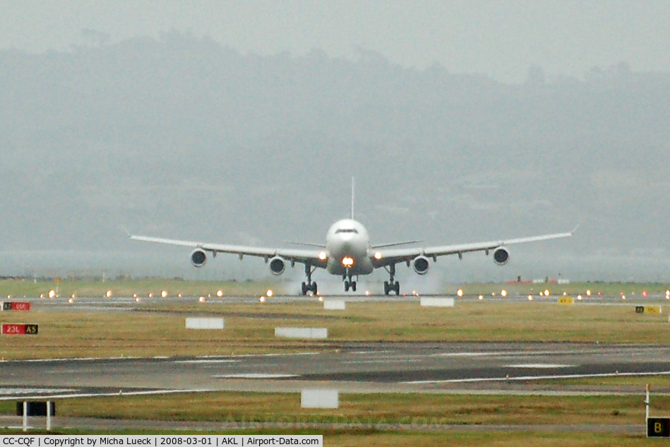 CC-CQF, 2001 Airbus A340-313X C/N 442, Cross-wind touch-down