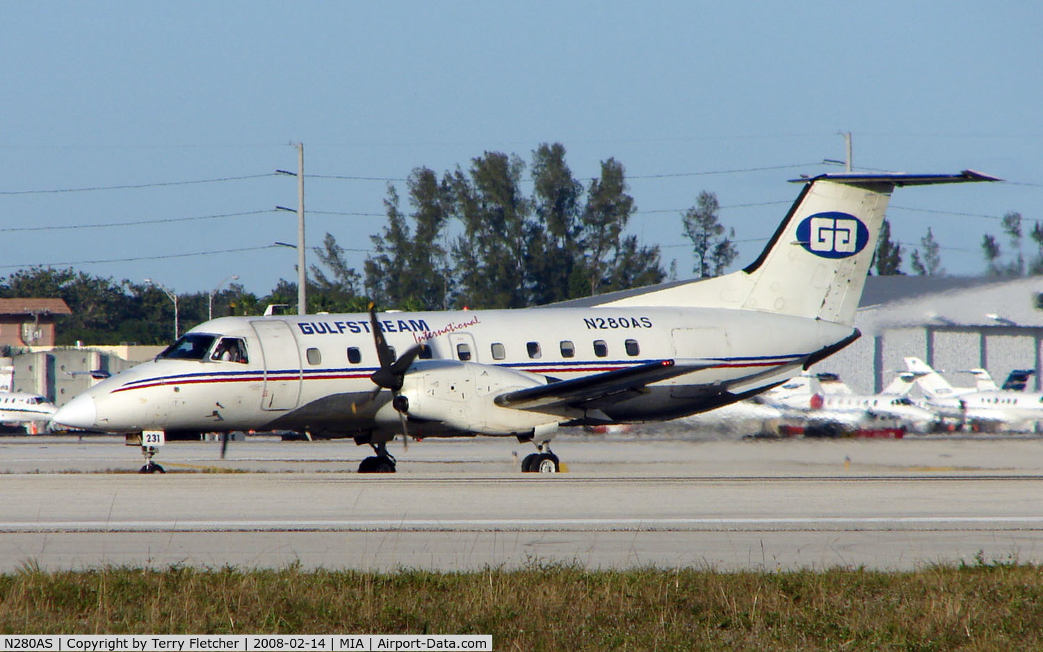 N280AS, 1991 Embraer EMB-120ER Brasilia C/N 120231, Gulfstream International Brasilia about to depart Miami