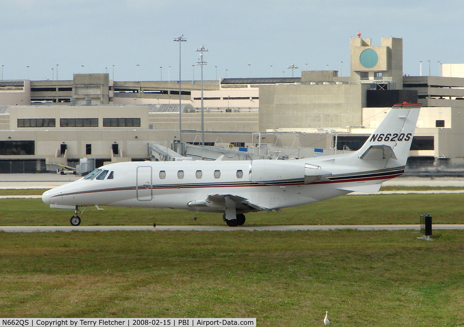 N662QS, 2002 Cessna 560XL C/N 5605262, The business aircraft traffic at West Palm Beach on the Friday before President's Day always provides the aviation enthusiast / photographer with a treat