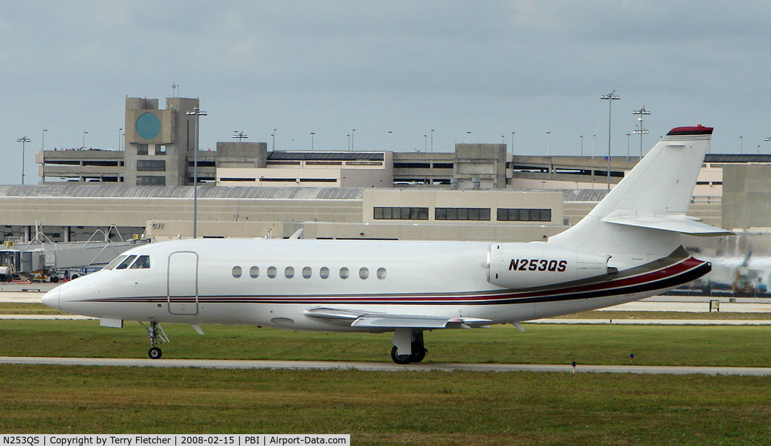 N253QS, 2001 Dassault Falcon 2000 C/N 153, The business aircraft traffic at West Palm Beach on the Friday before President's Day always provides the aviation enthusiast / photographer with a treat